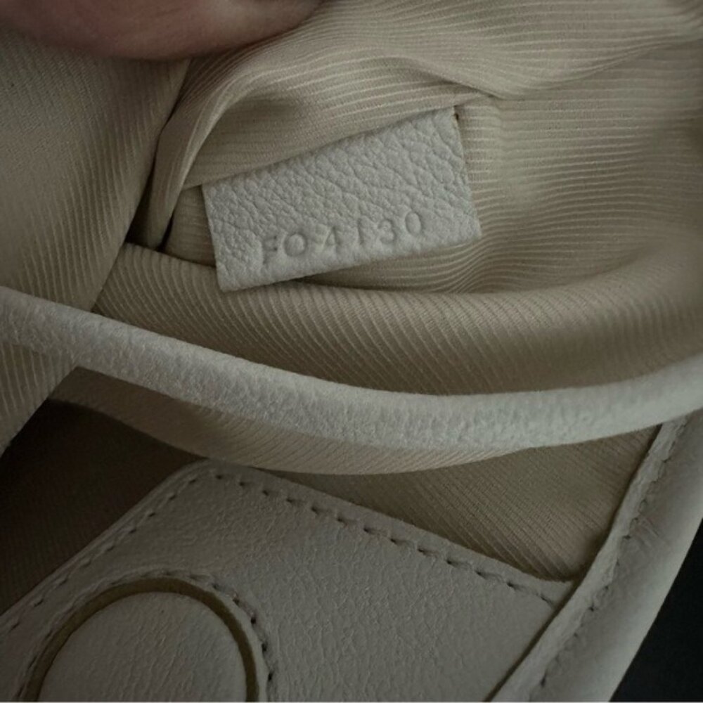 Louis Vuitton Sabia Bouzas PM Monogram Blonde White Shoulder Bag Cruise 2011 - Picture 15 of 16